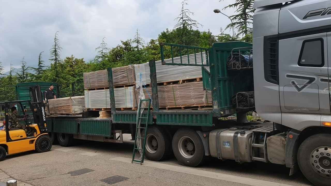 整車物流運輸價格.jpg