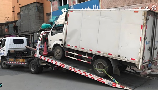 救援車運(yùn)輸.jpg
